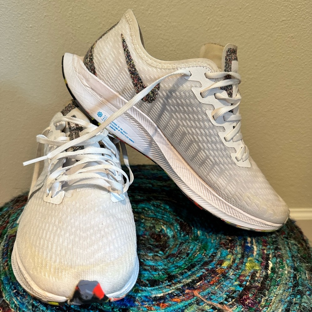 Nike running shoes - Picture 2 of 5
